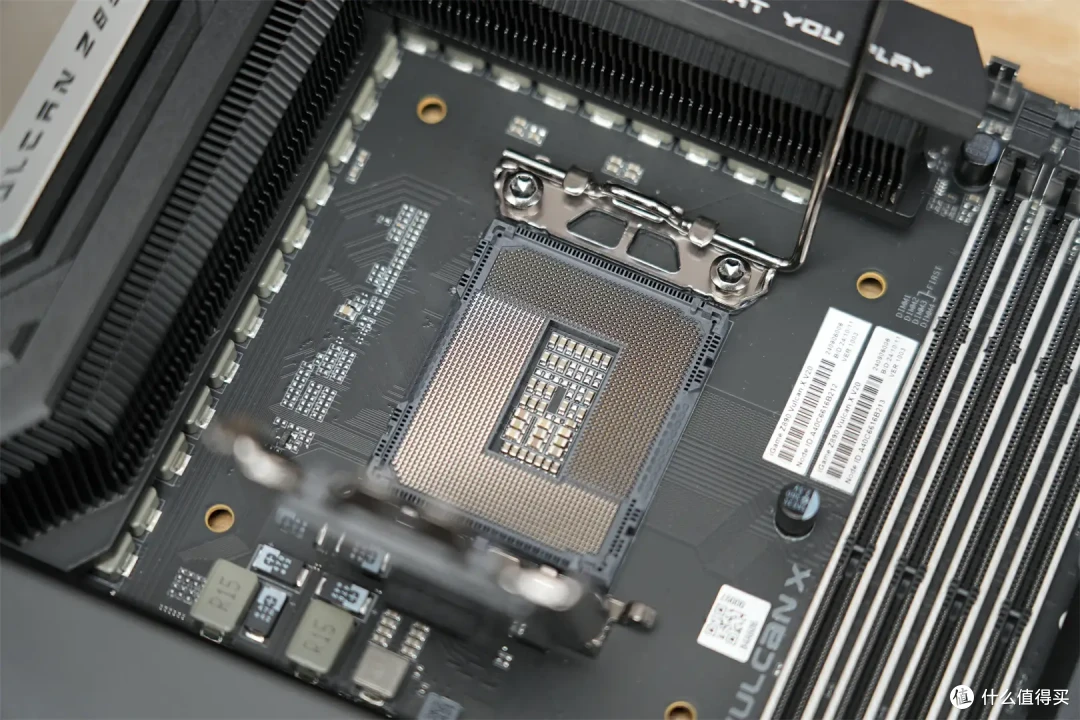 豪华用料,极致体验-七彩虹iGame Z890 Vulcan W V20火神主板评测