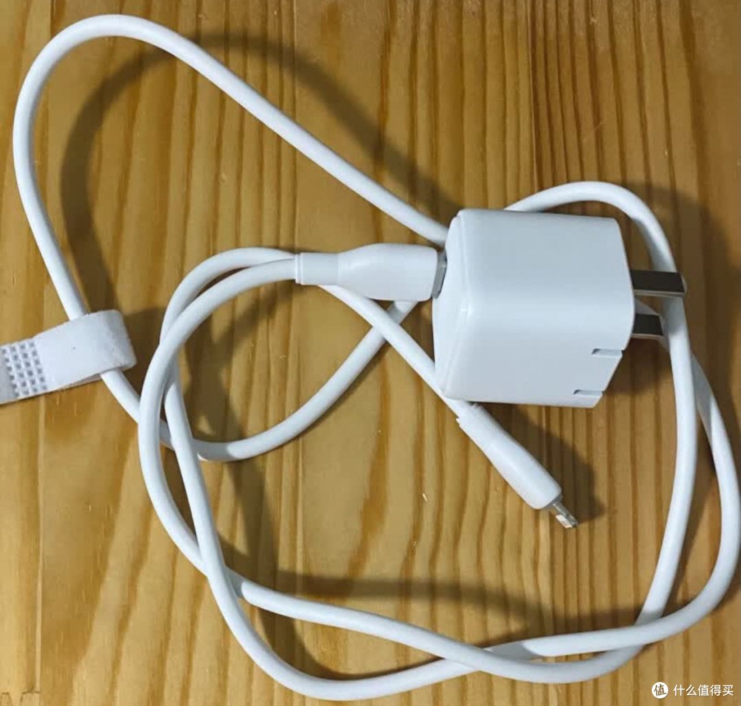 倍思苹果充电头：小巧快充，实力非凡