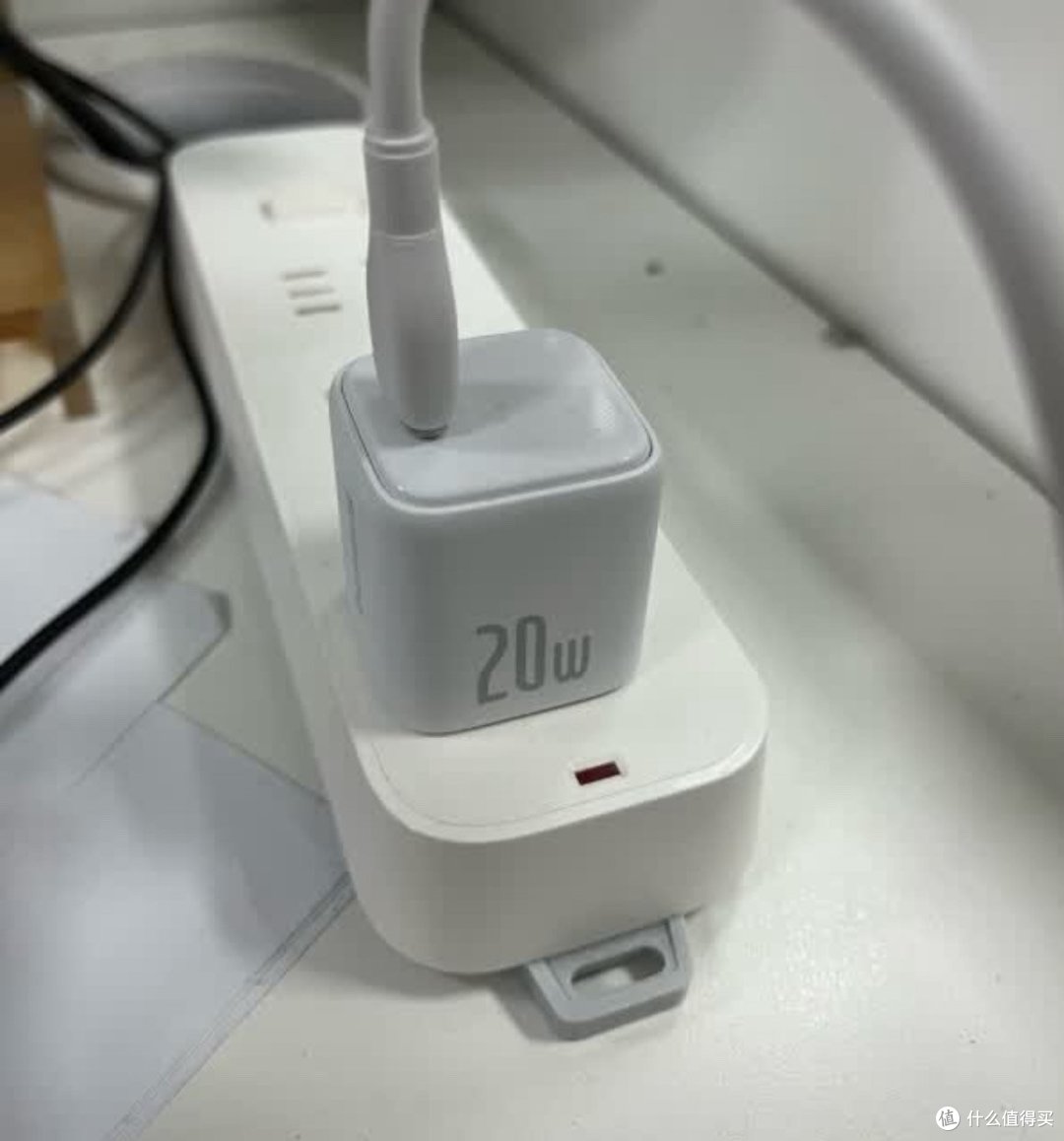 倍思苹果充电头：小巧快充，实力非凡