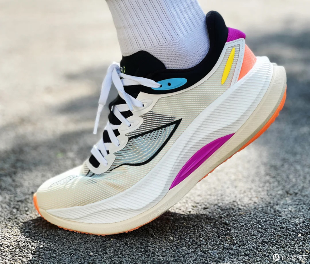 【24年跑鞋回顾】万字长文解析,各矩阵最值得买的15双跑鞋