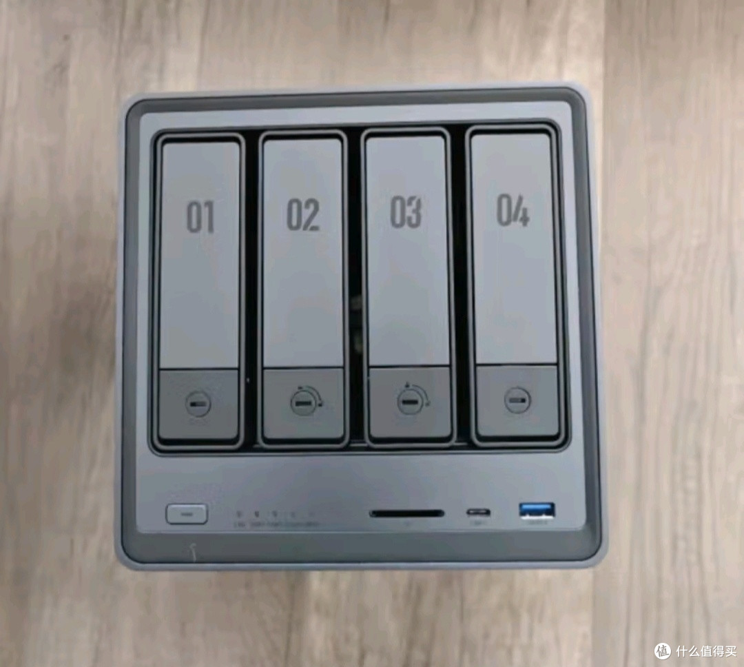 绿联私有云 DXP4800 16G 版:家庭数据中心新宠