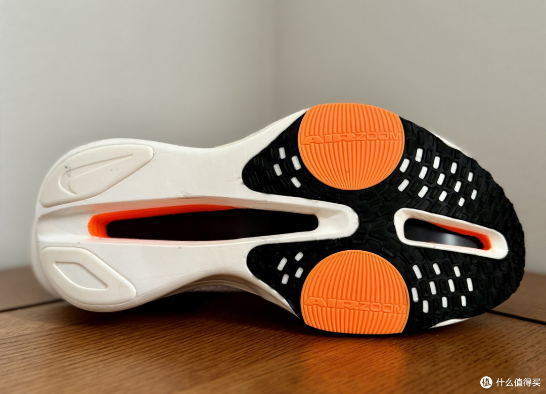 【24年跑鞋回顾】万字长文解析,各矩阵最值得买的15双跑鞋