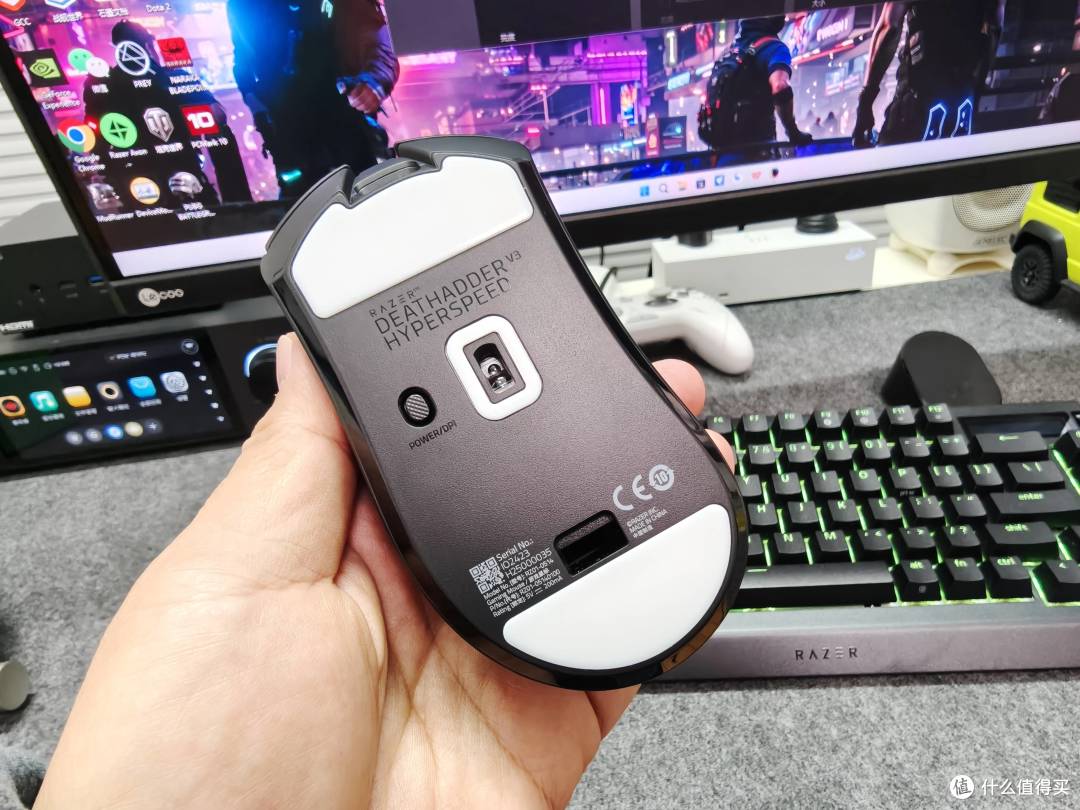 雷蛇炼狱蝰蛇V3极速版:55g超轻量化设计,舒适性操控性拉满