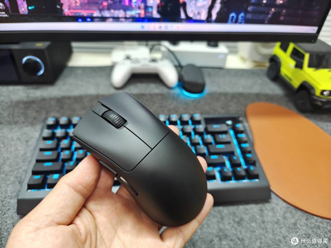 雷蛇炼狱蝰蛇V3极速版:55g超轻量化设计,舒适性操控性拉满