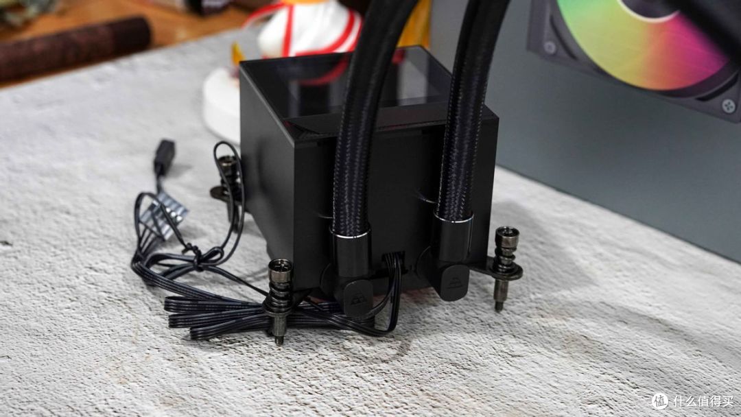 海景房主机配大屏显360水冷散热器才好看啊！超频三DC360 PRO上机