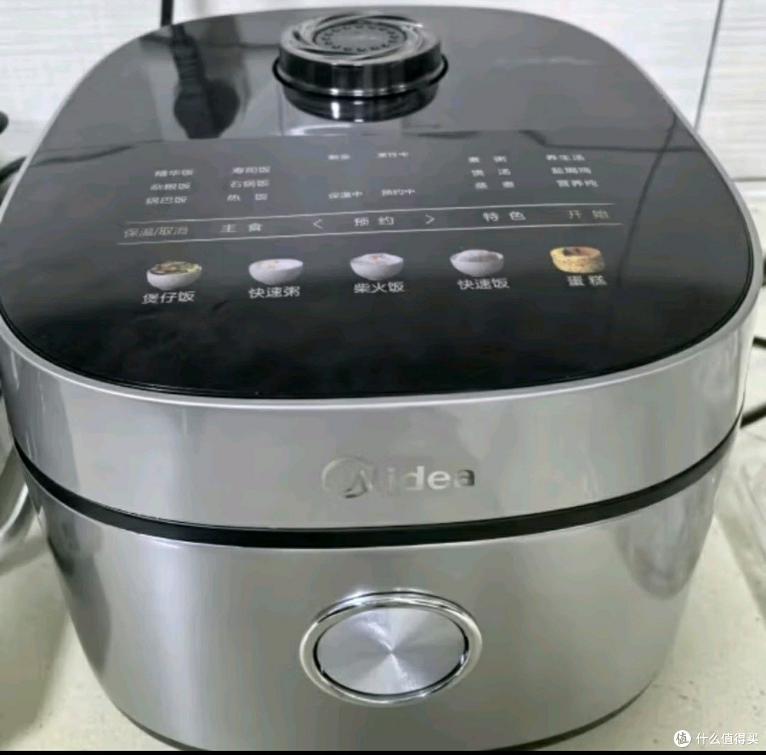 美的电饭煲:小厨房的烹饪魔法盒