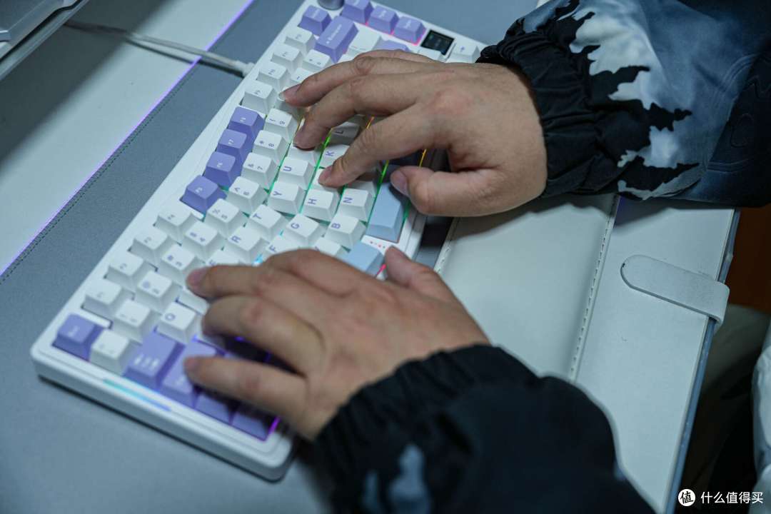 黑爵AKS075:颠覆传统,这款键盘让你告别手腕酸痛,爱上打字!