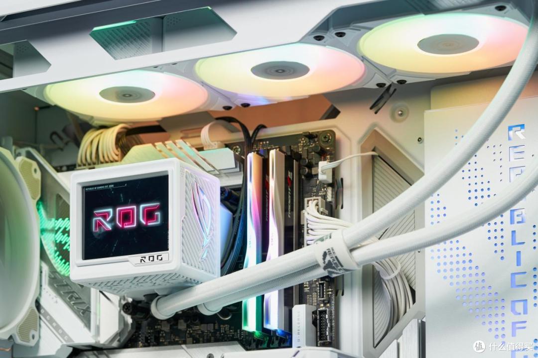 ROG龙神3代EXTREME水冷白色版首发上市,性能与颜值兼具!