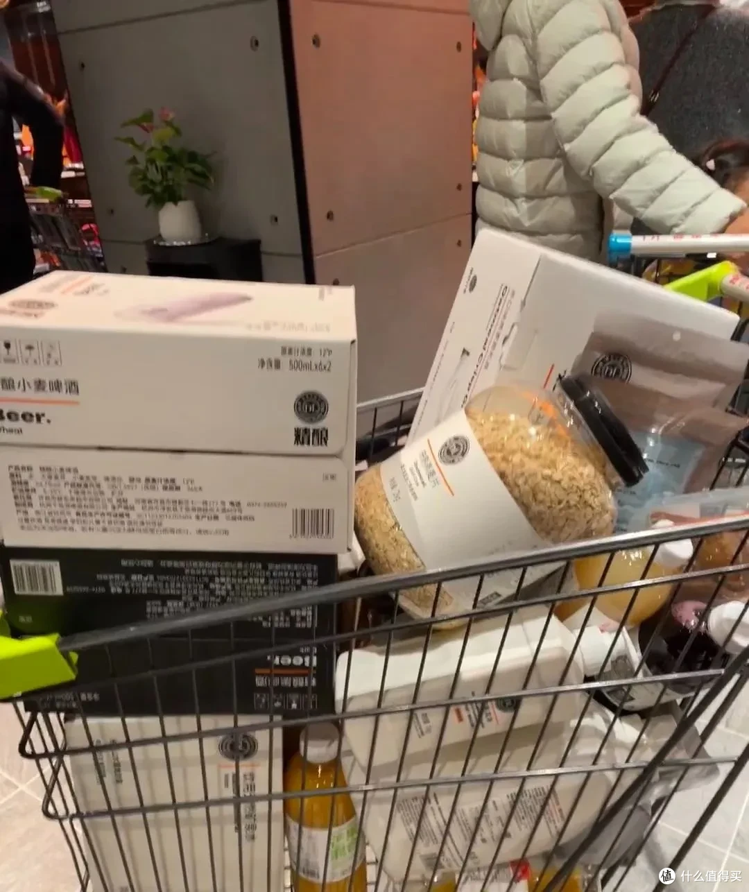 凌晨三点排队抢,开通线上商城的胖东来能挡住黄牛吗?