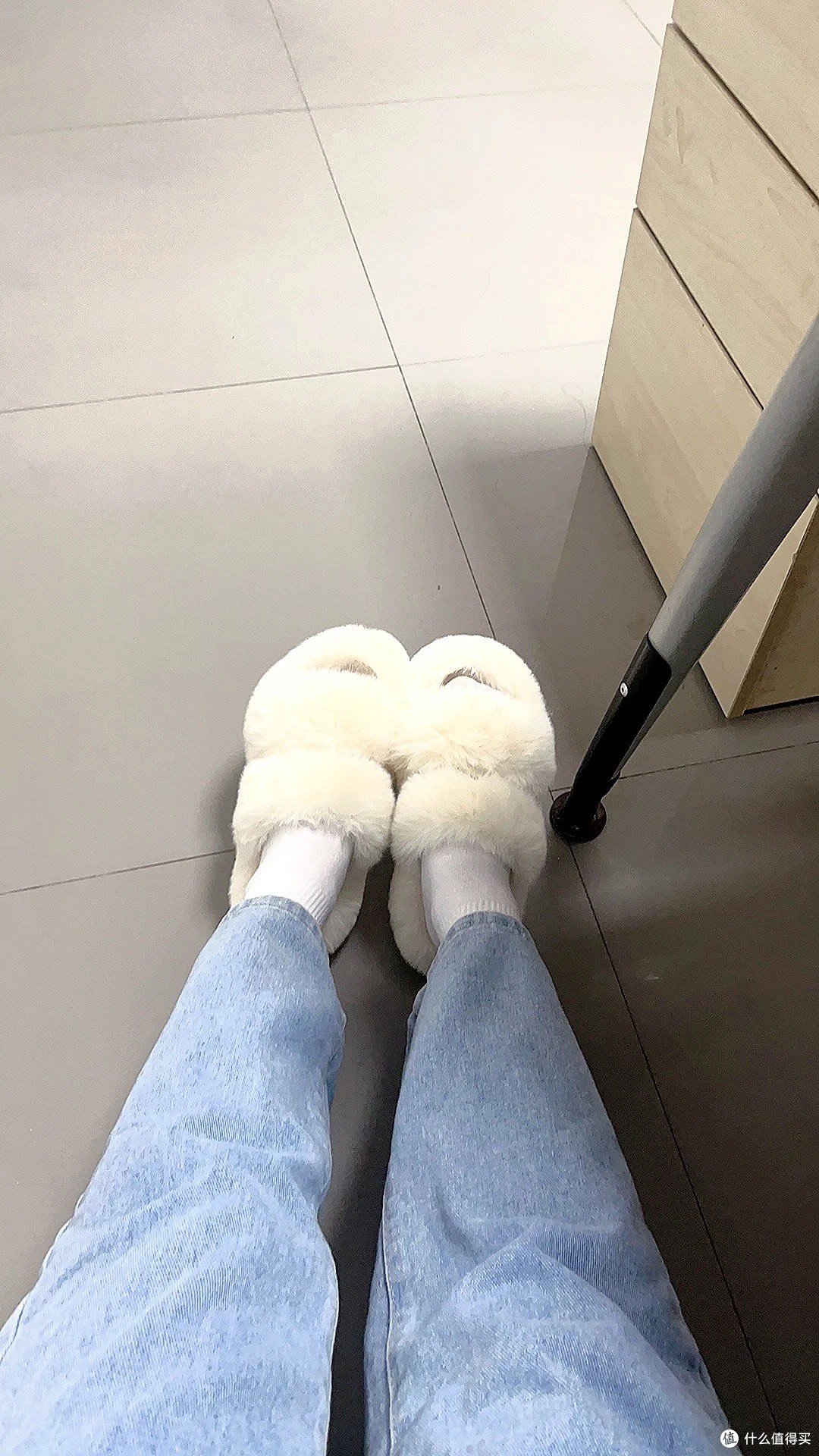 冷天里的温暖选择:毛毛鞋