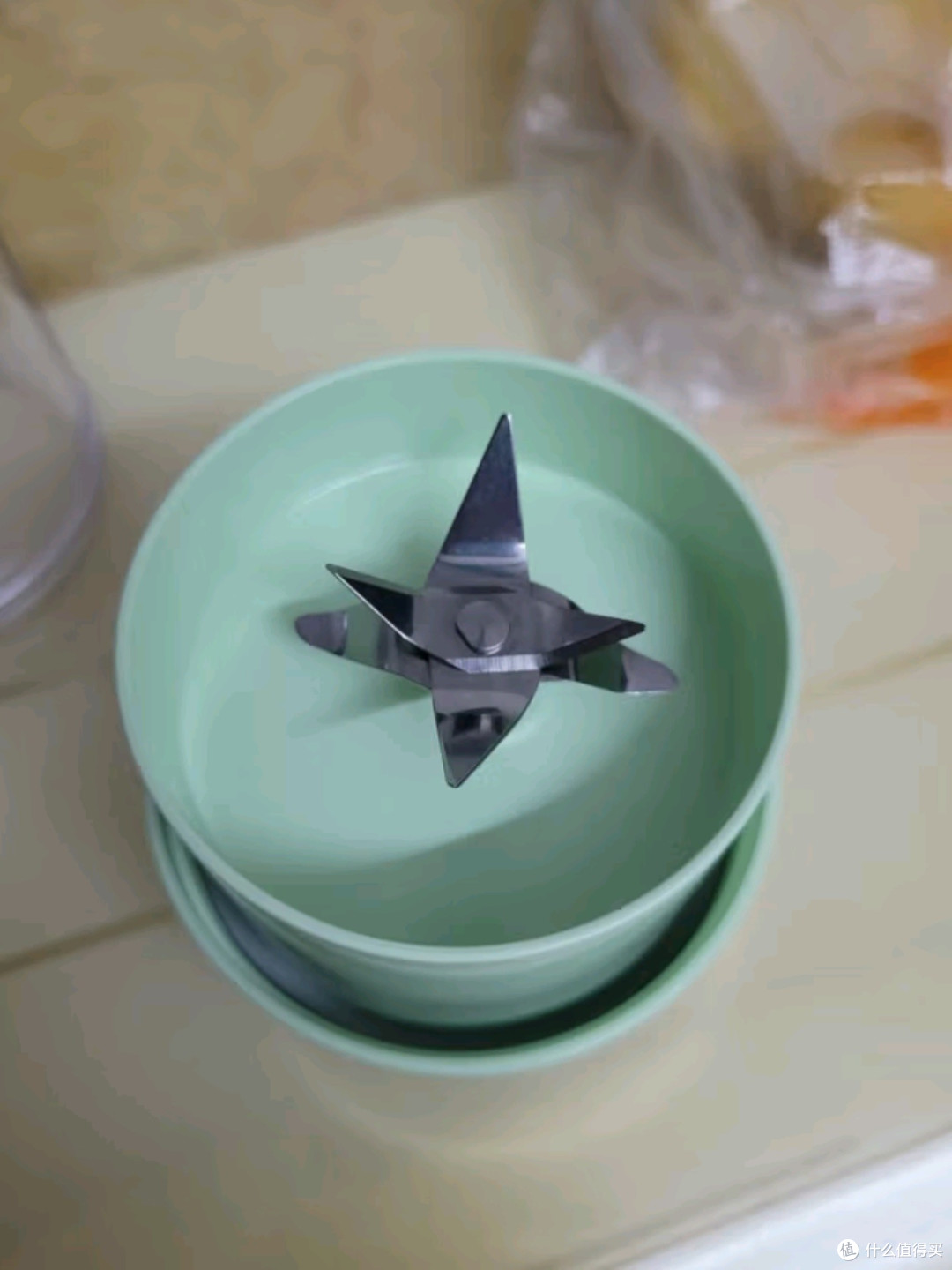 小熊榨汁杯LLJ-E03F1:家用便携式榨汁新体验