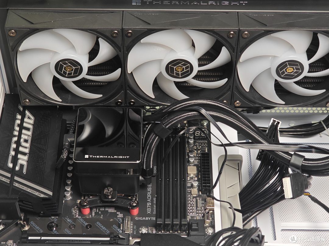 AMD9000处理器的绝佳拍档:技嘉X870 AORUS ELITE WIFI7小雕主板