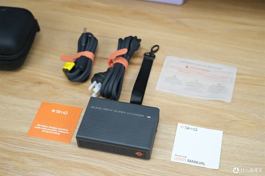 SlimQ F330:氮化镓科技,重塑笔记本充电器小巧新风尚