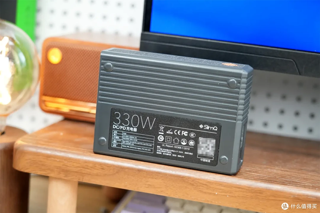 SlimQ F330:氮化镓科技,重塑笔记本充电器小巧新风尚