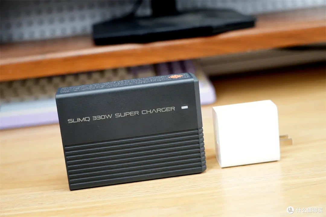 SlimQ F330:氮化镓科技,重塑笔记本充电器小巧新风尚