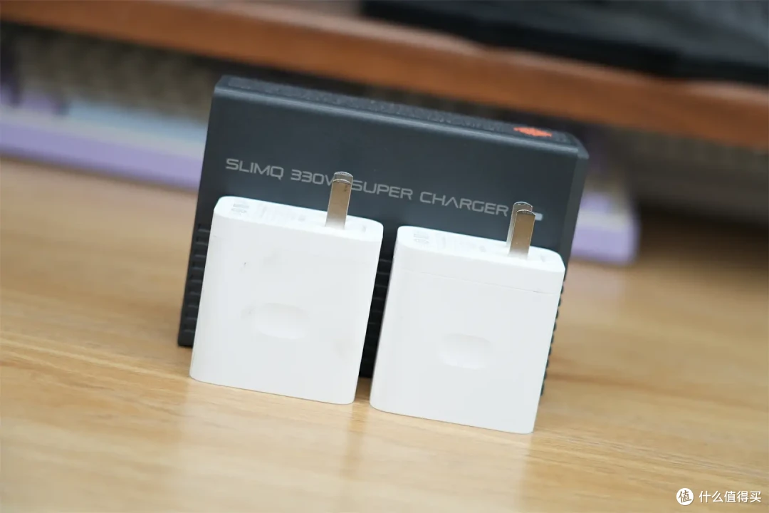 SlimQ F330:氮化镓科技,重塑笔记本充电器小巧新风尚