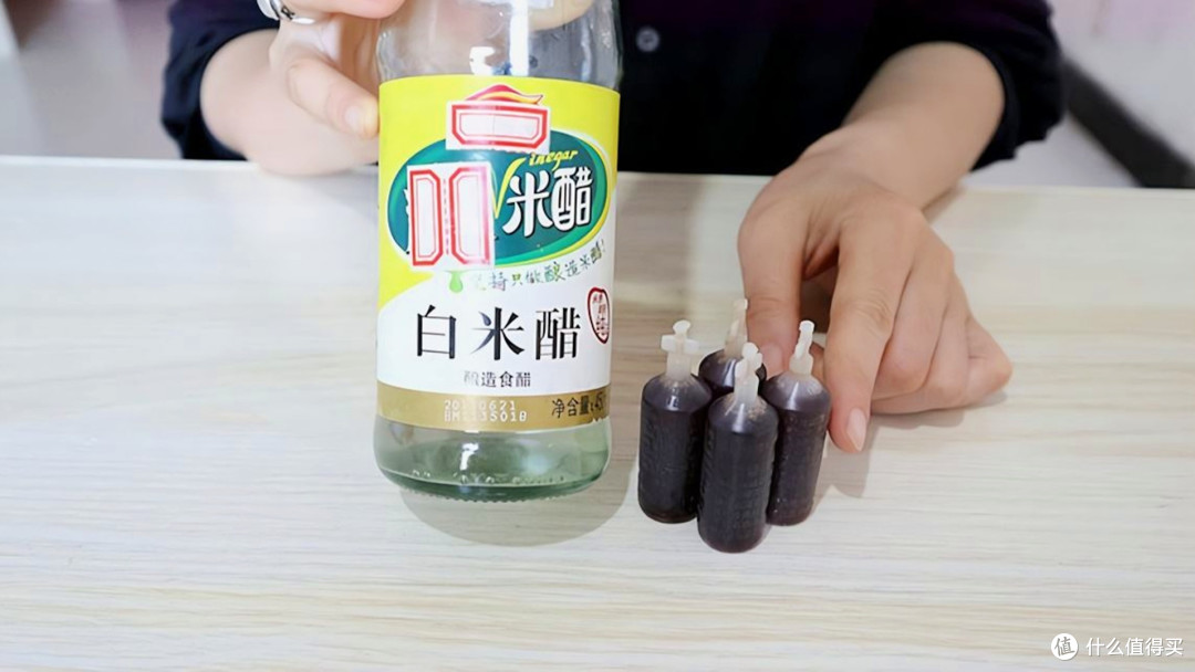 当藿香正气水遇到白醋,没想到作用这么大,一年能省好几百