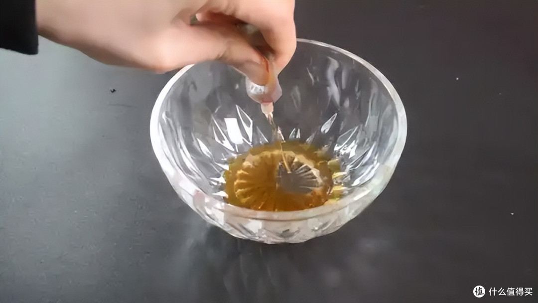 当藿香正气水遇到白醋,没想到作用这么大,一年能省好几百