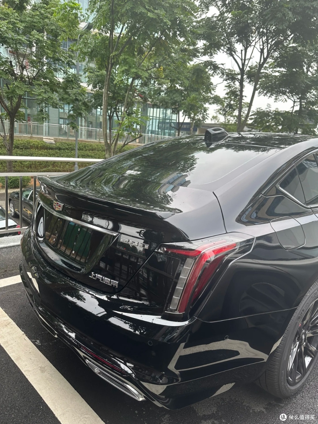凯迪拉克CT5提车:梦想座驾成真