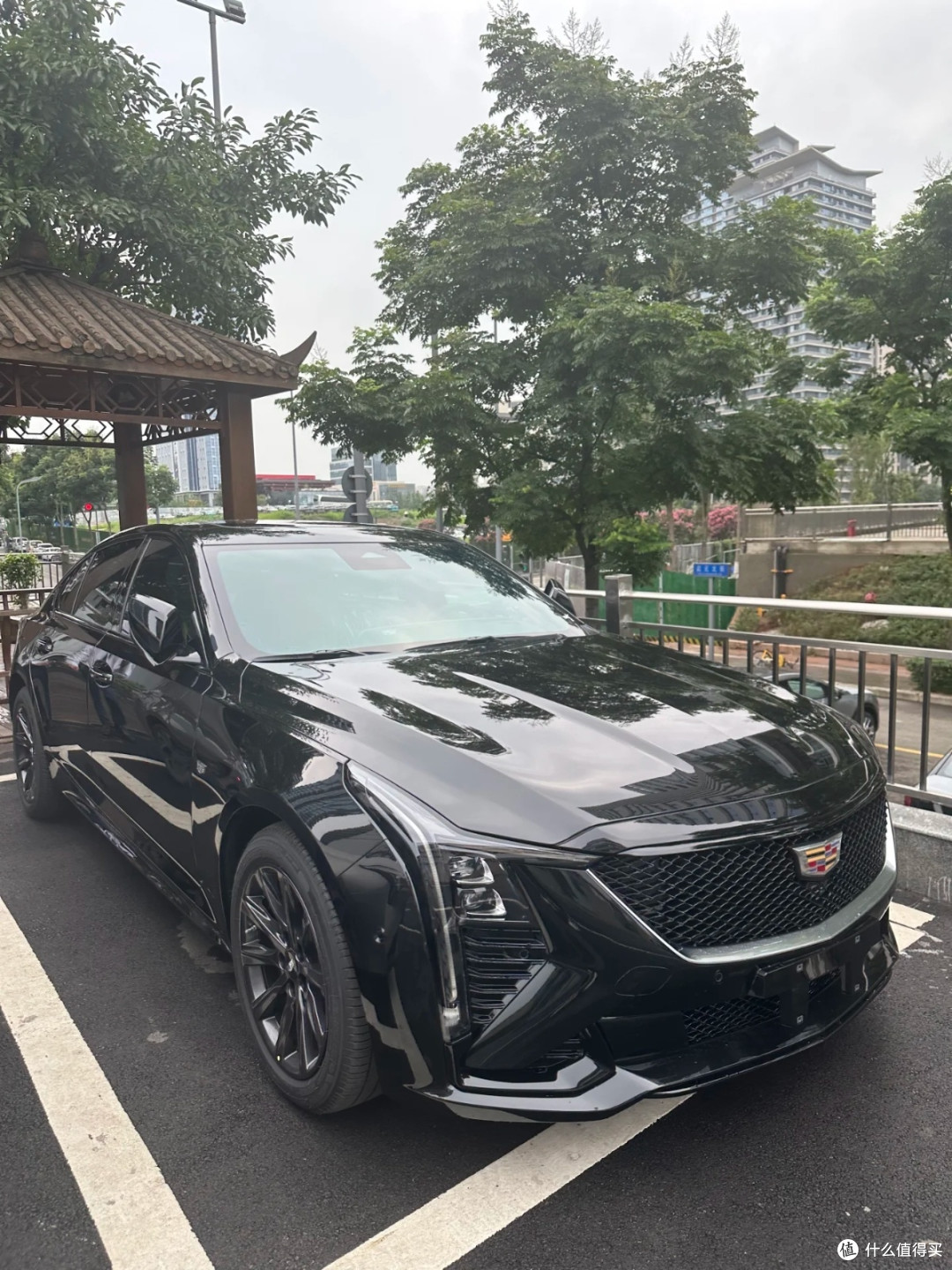 凯迪拉克CT5提车:梦想座驾成真