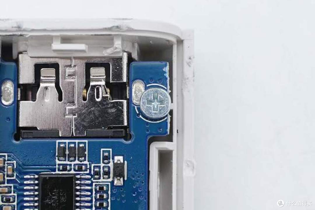内置三块紫建软包电芯,OPPO SUPERVOOC 80W超级闪充移动电源拆解