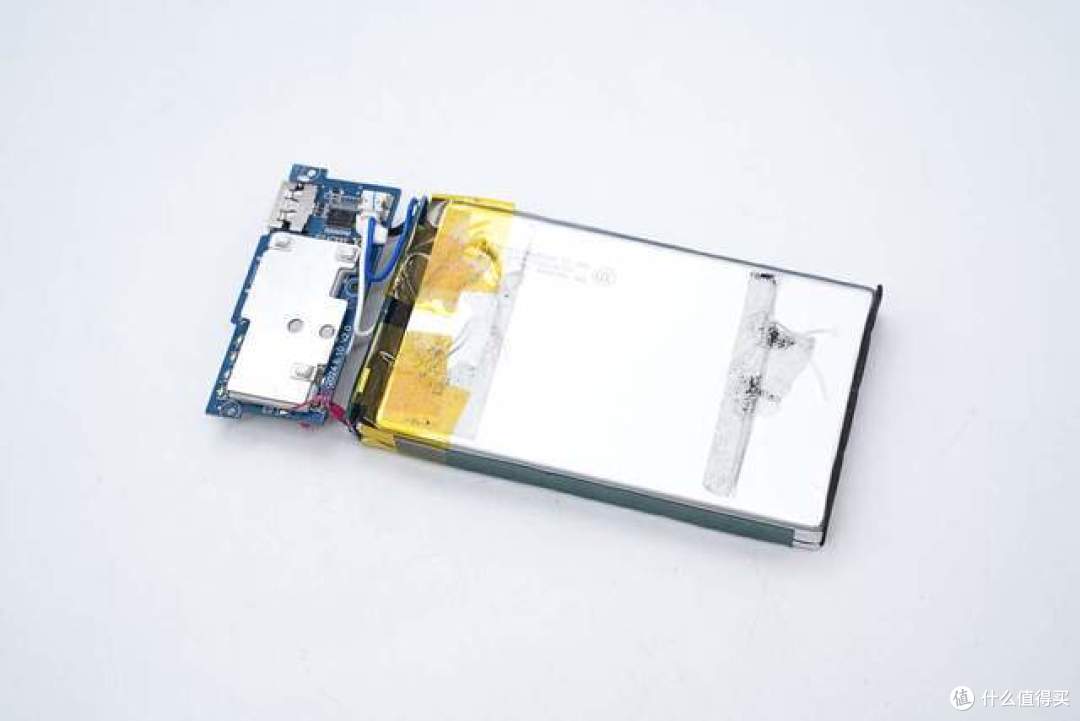 内置三块紫建软包电芯,OPPO SUPERVOOC 80W超级闪充移动电源拆解