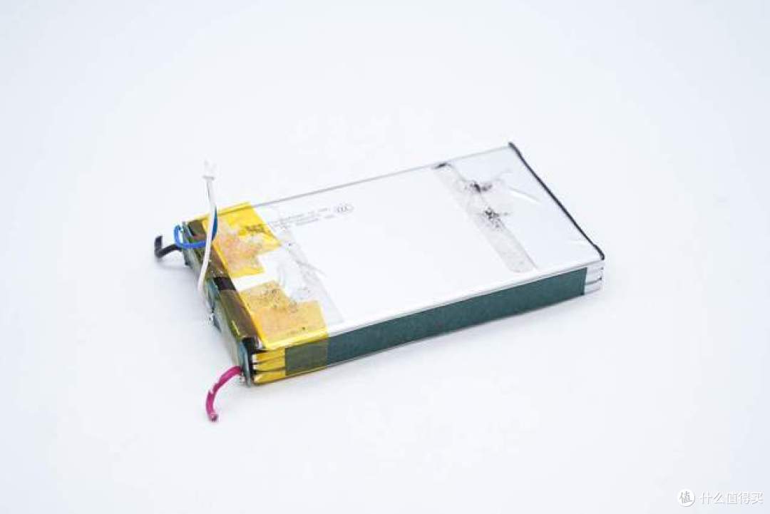 内置三块紫建软包电芯,OPPO SUPERVOOC 80W超级闪充移动电源拆解