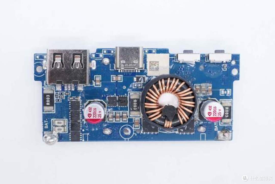 内置三块紫建软包电芯,OPPO SUPERVOOC 80W超级闪充移动电源拆解