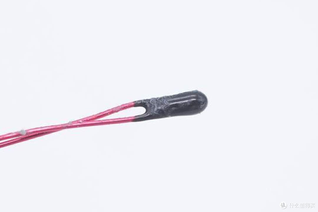 内置三块紫建软包电芯,OPPO SUPERVOOC 80W超级闪充移动电源拆解