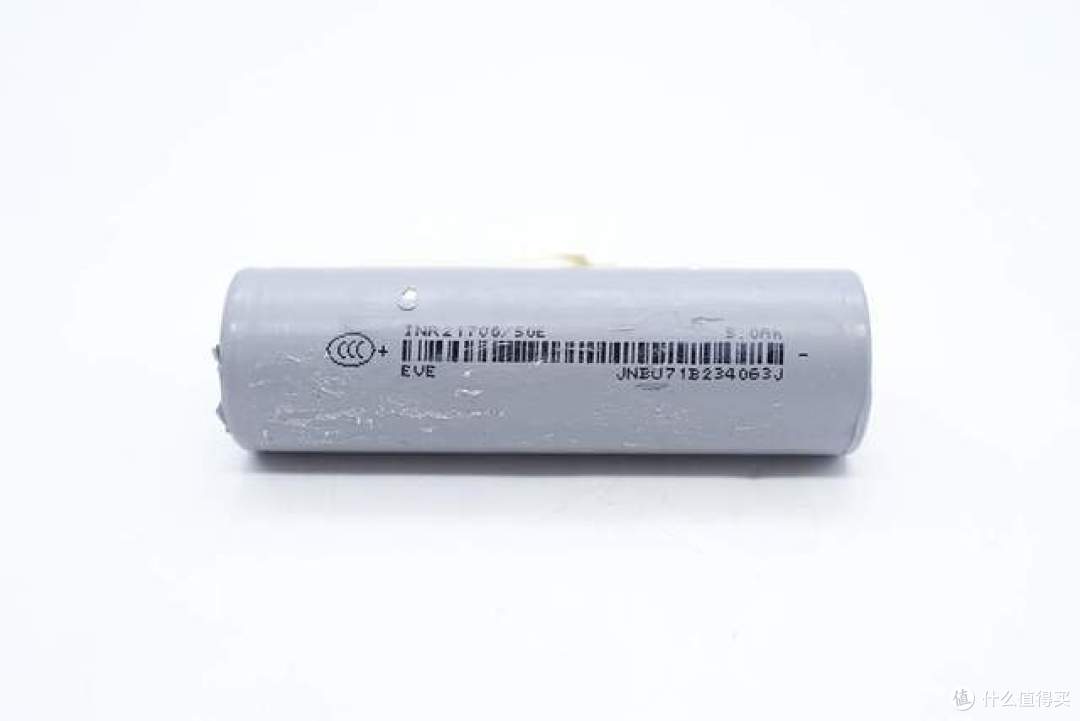 内置1节亿纬锂能电芯,ROCK随行 PD30W GaN三合一移动电源拆解