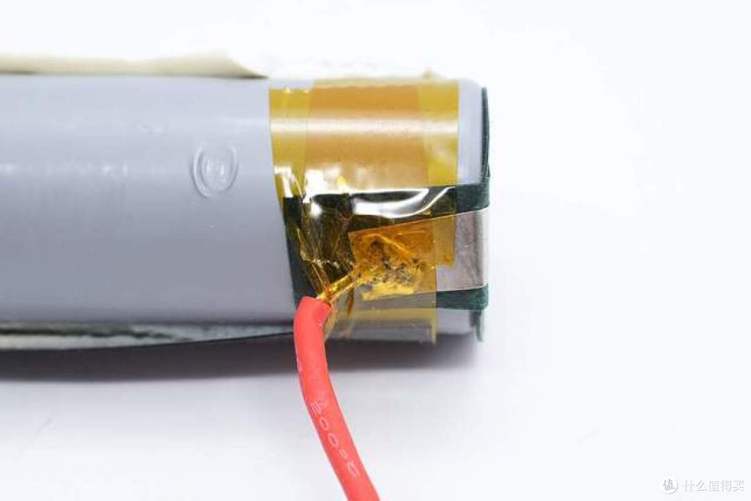 内置1节亿纬锂能电芯,ROCK随行 PD30W GaN三合一移动电源拆解