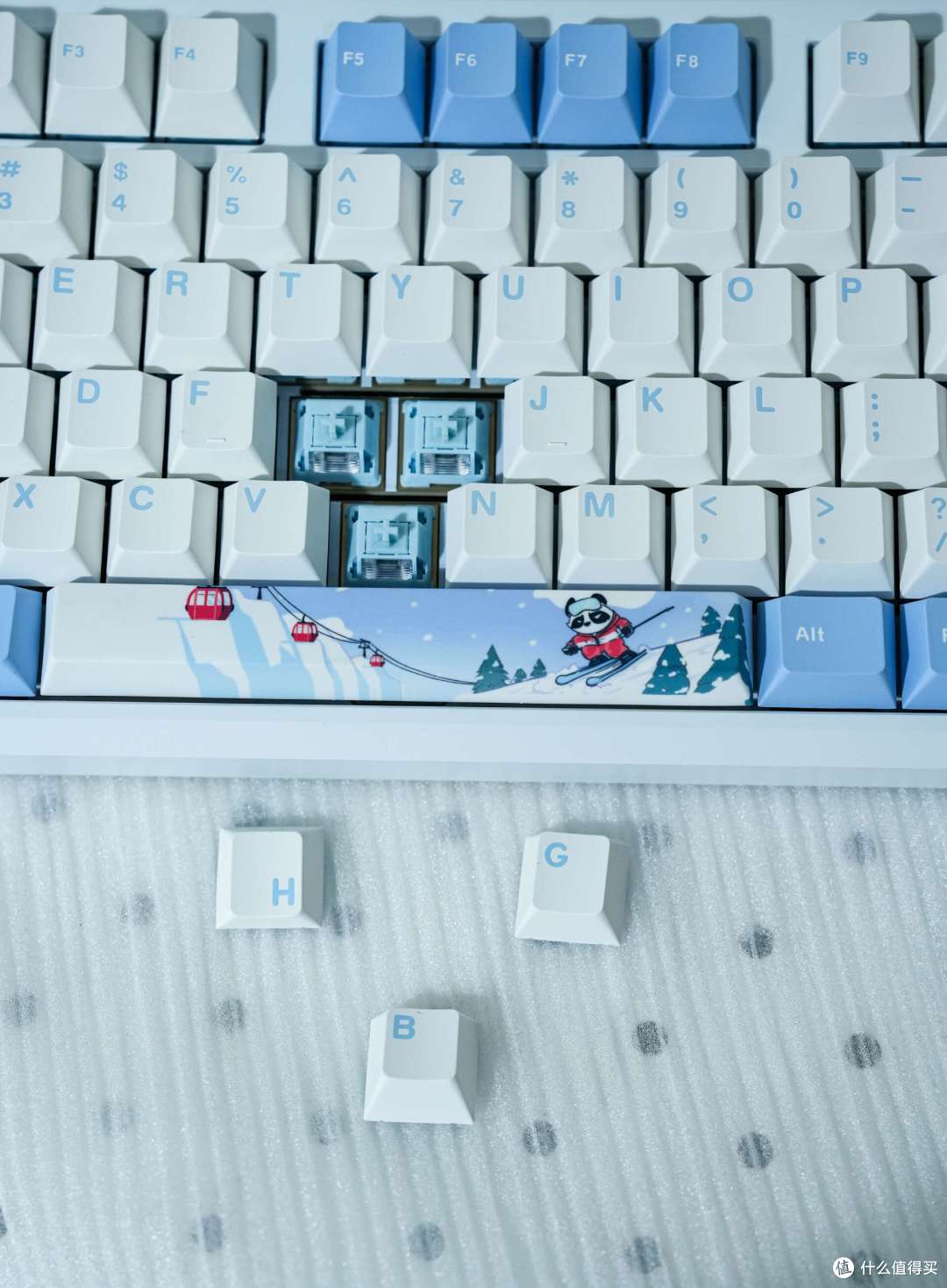 雪主题键盘来袭!玄派玄熊猫 V2:颜值与实力的冰雪奇缘