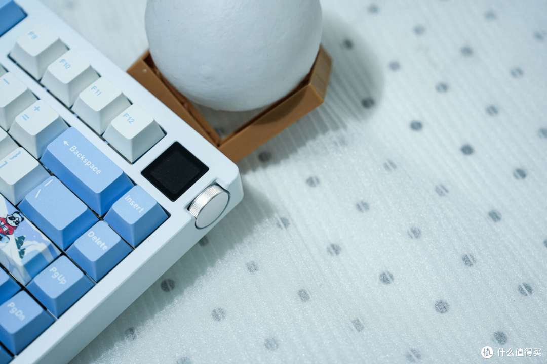 雪主题键盘来袭!玄派玄熊猫 V2:颜值与实力的冰雪奇缘