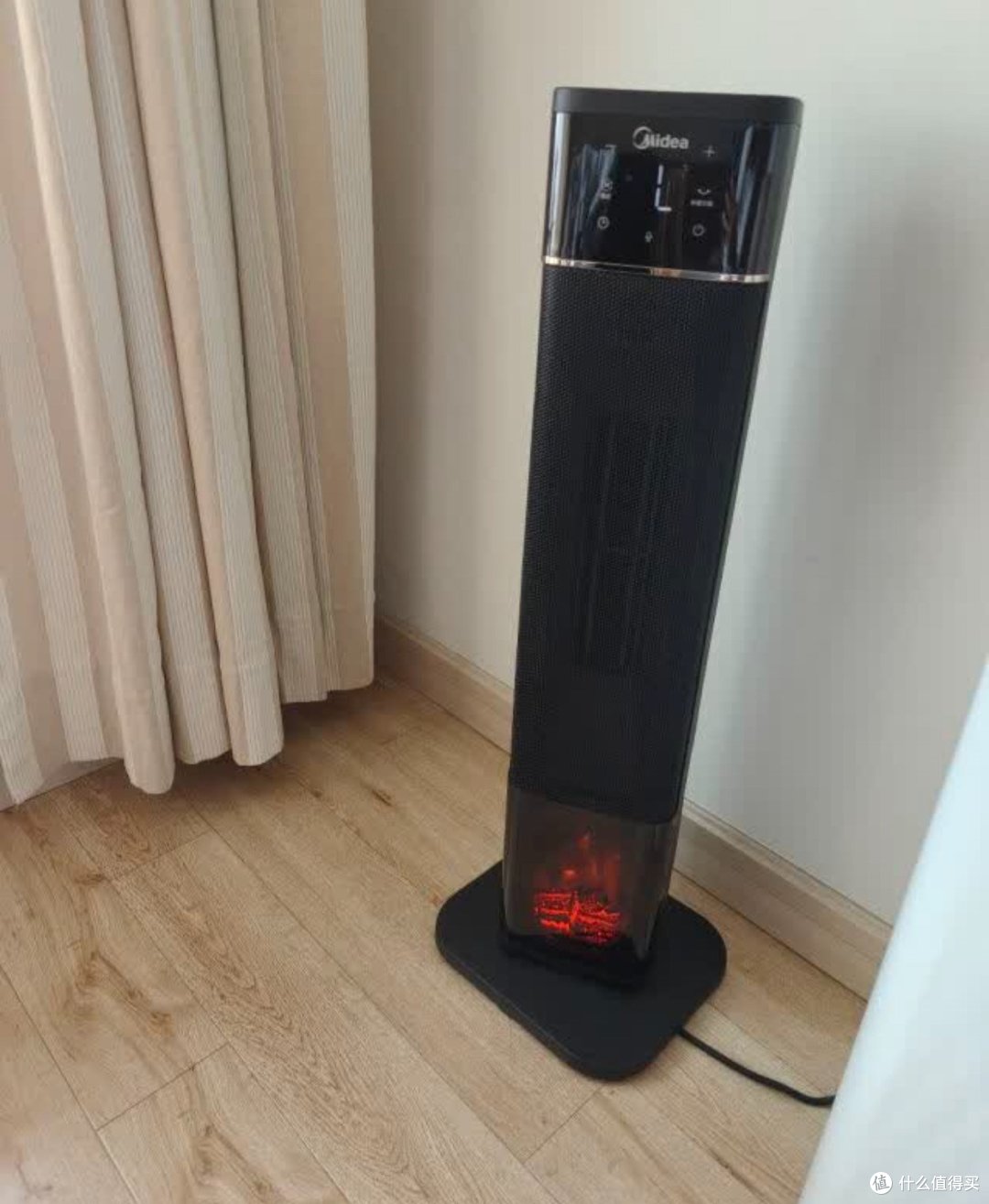 美的大面积暖风取暖器:冬日温暖守护星