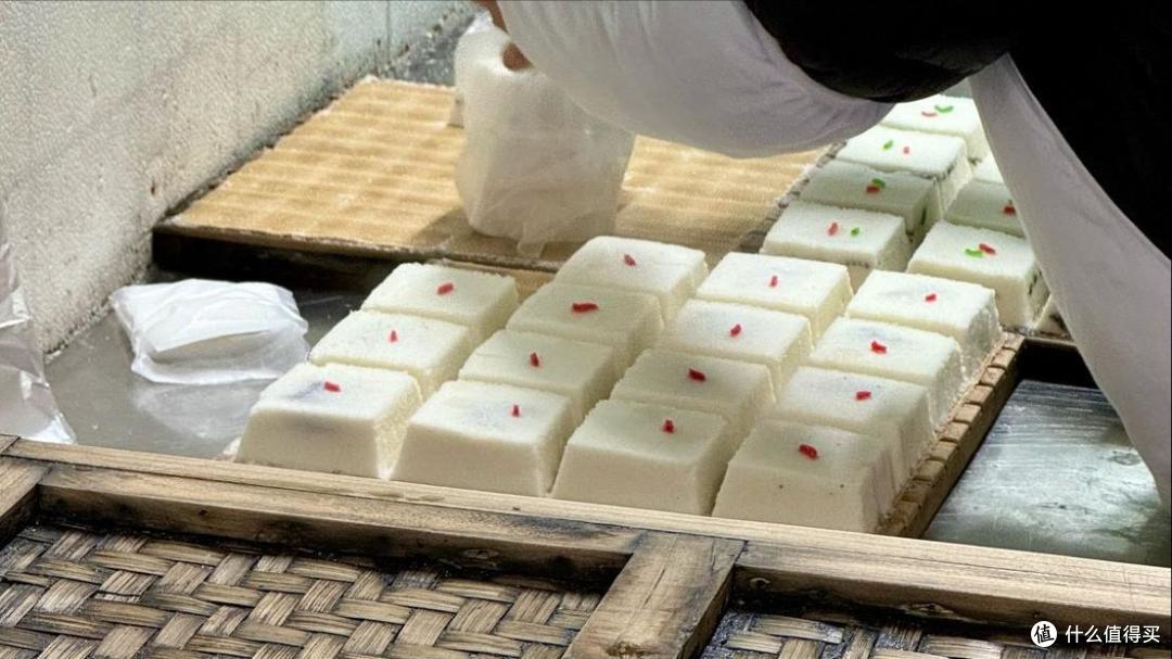 南京,除了盐水鸭,蟹黄包之外,这十大糕点更不容错过,好吃不贵