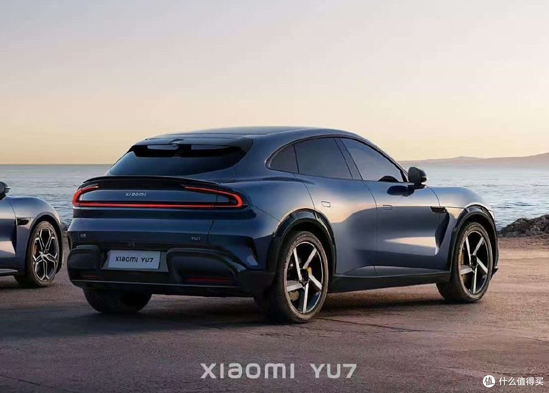 小米YU7实车曝光!的确是好看,比Model Y还大,明年夏季上市
