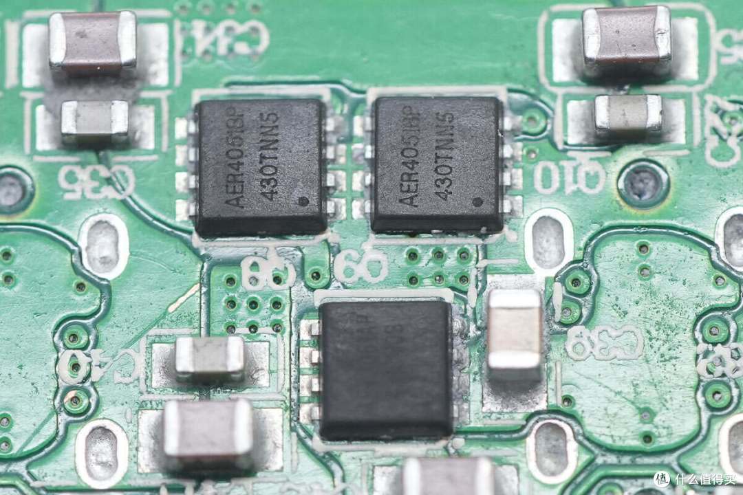 拆解报告:ANKER安克150W四口氮化镓快充充电器A2655