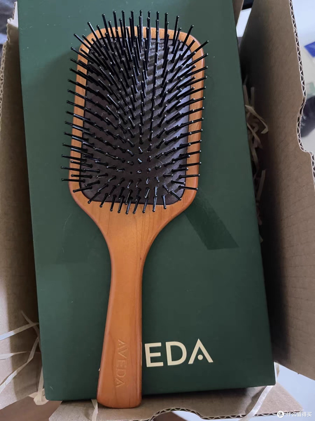 Aveda艾梵达头皮按摩气垫梳:圣诞礼物中的护发神器