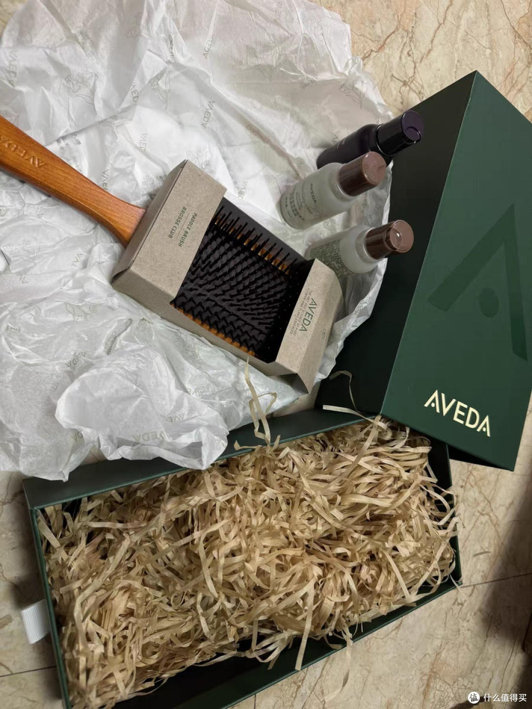 Aveda艾梵达头皮按摩气垫梳:圣诞礼物中的护发神器