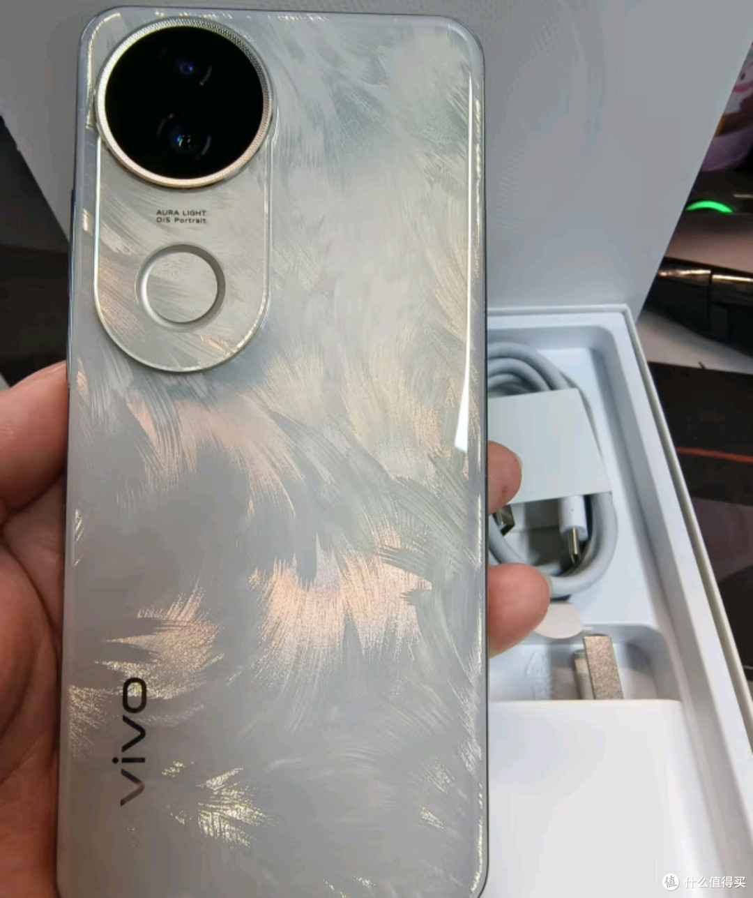 平价手机之vivo S20 8GB+256GB 凤羽金 6500mAh超薄长续航 