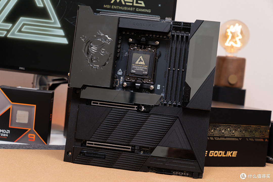 终身质保的顶配X870E主板,微星 MEG X870E GODLIKE 超神开箱体验
