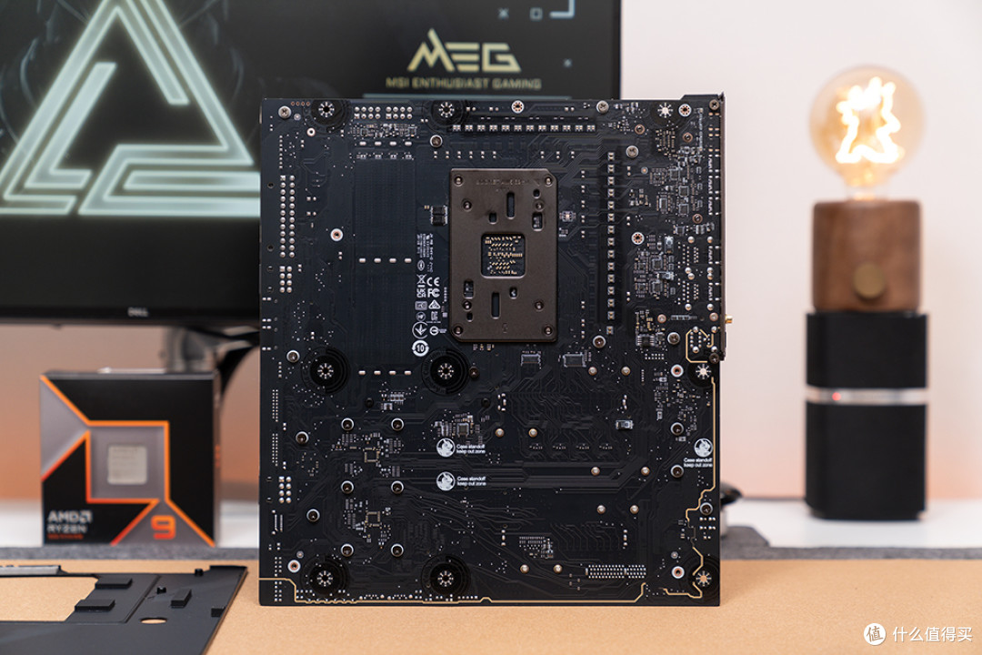 终身质保的顶配X870E主板,微星 MEG X870E GODLIKE 超神开箱体验