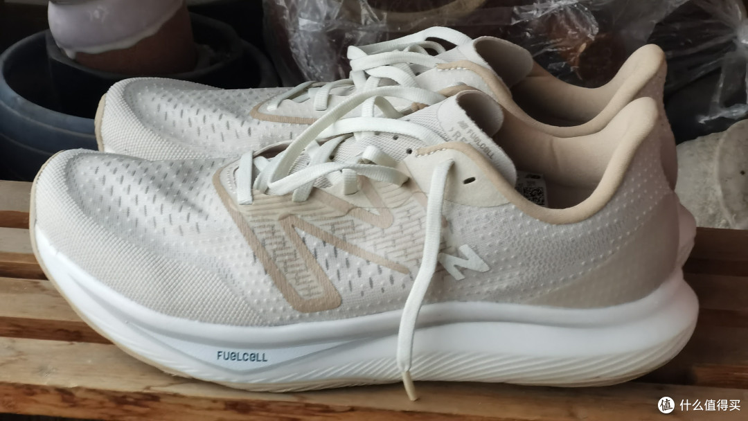 我为何会在24年买一双22年上市的跑鞋--NB rebel v3跑鞋50km实测