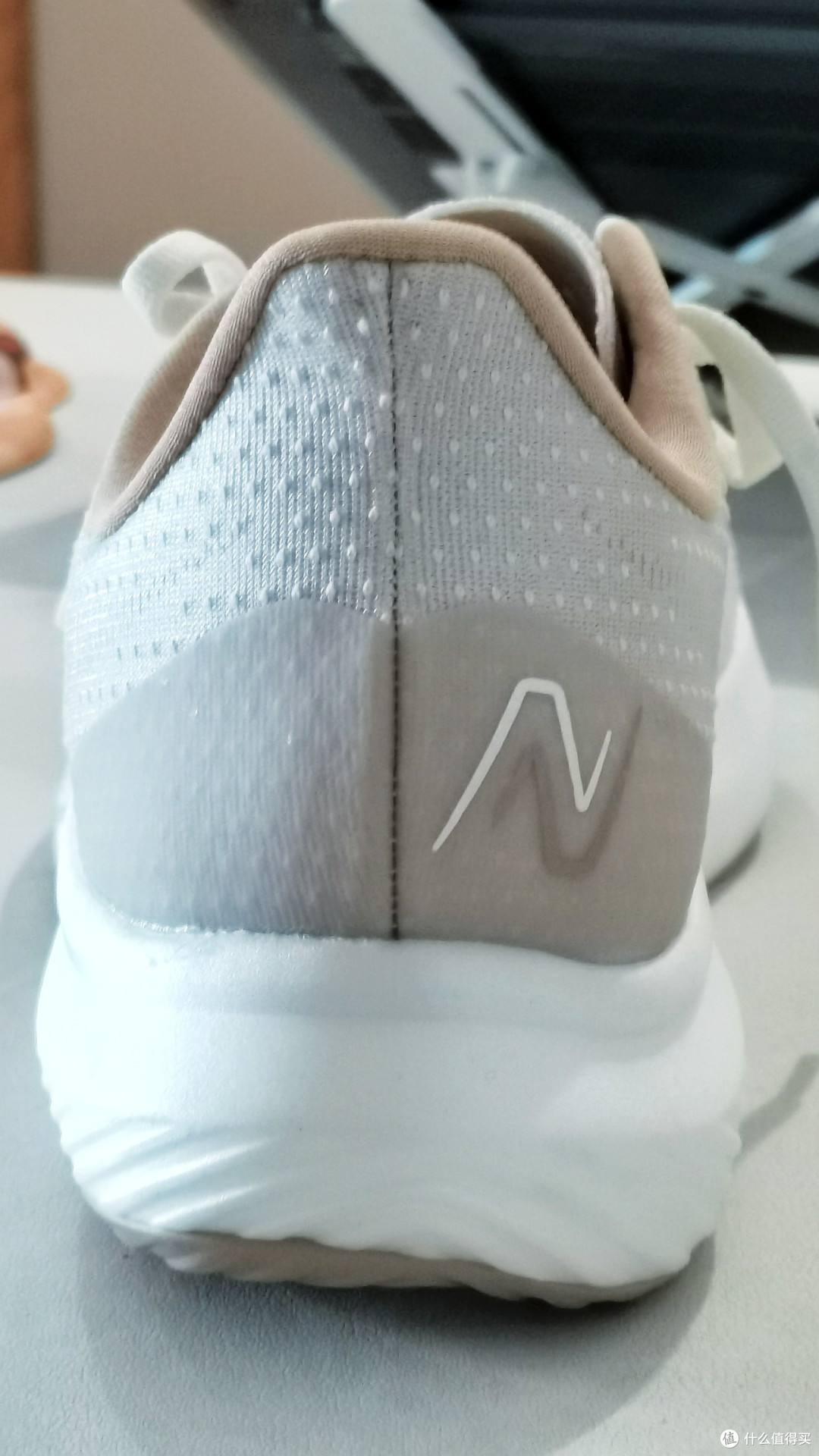 我为何会在24年买一双22年上市的跑鞋--NB rebel v3跑鞋50km实测