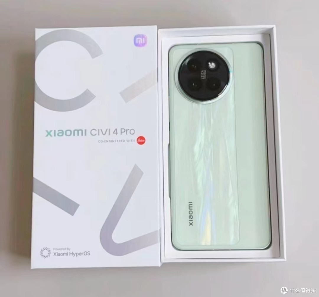小米 Civi 4 Pro 春野绿:清新外观,流畅运转