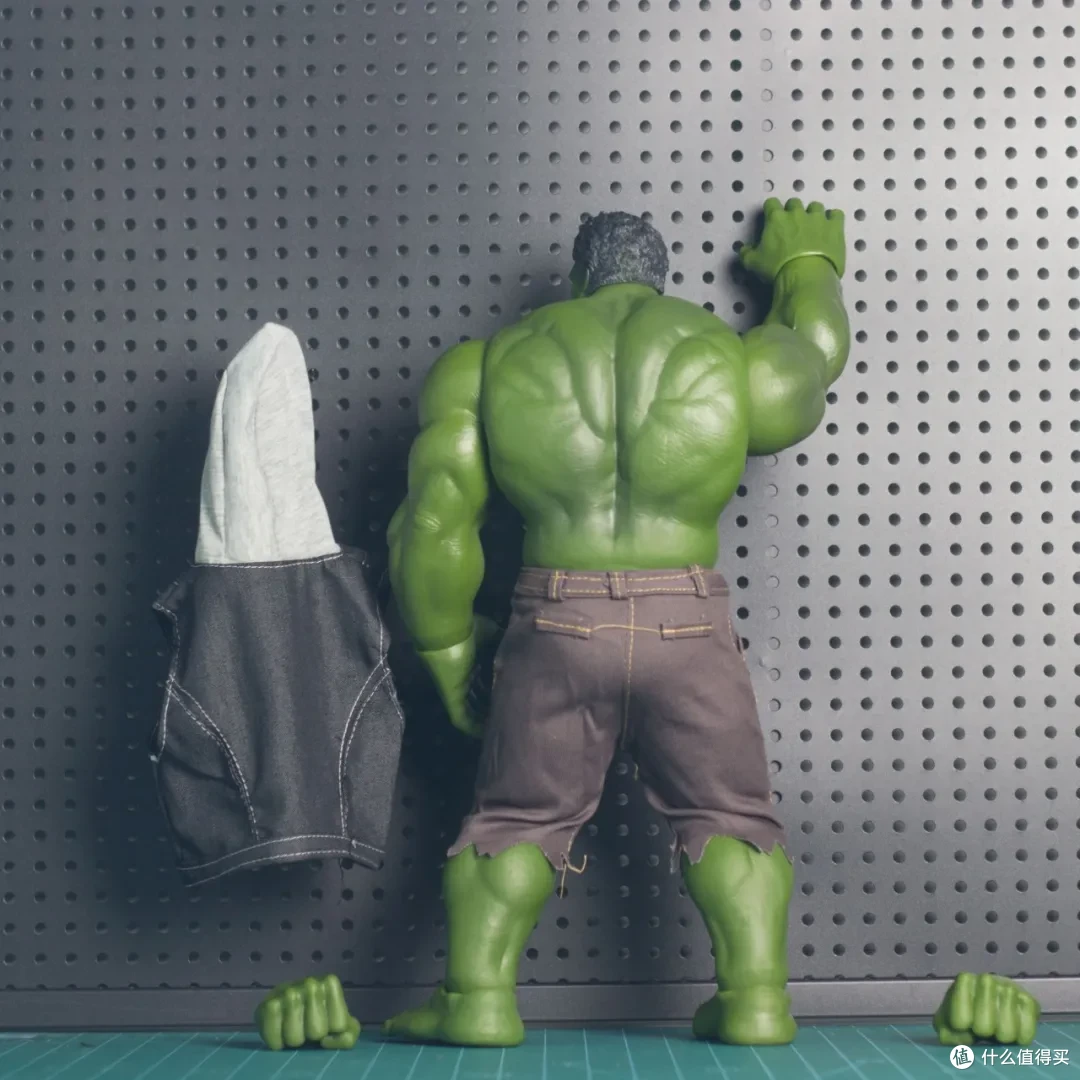 9万浏览的绿巨人手办机箱仅60元,吸引吃瓜群众围观