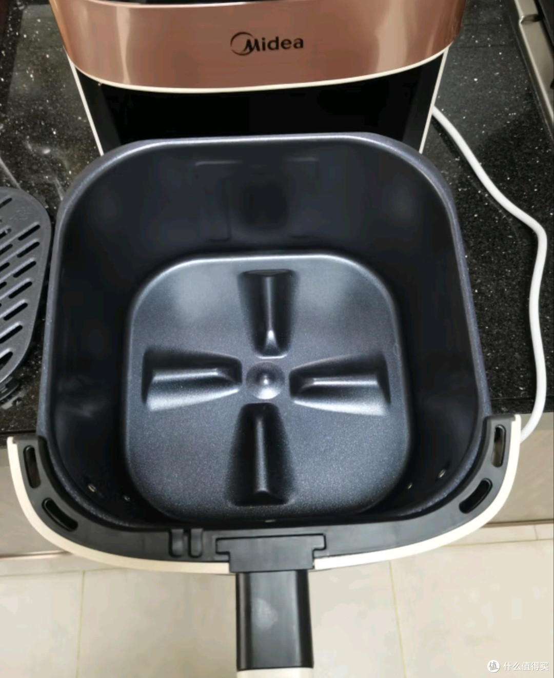 美的（Midea）空气炸锅 不用翻面  炸烤箱一体机 6.3L KZC6381