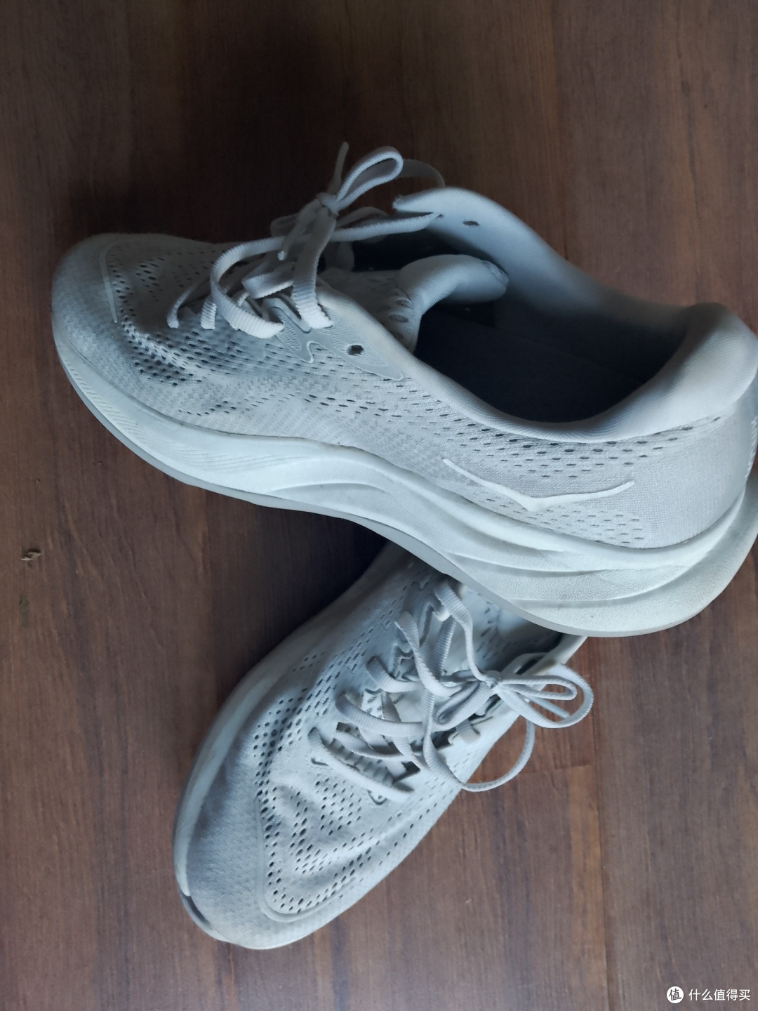 HOKA 林康4跑鞋