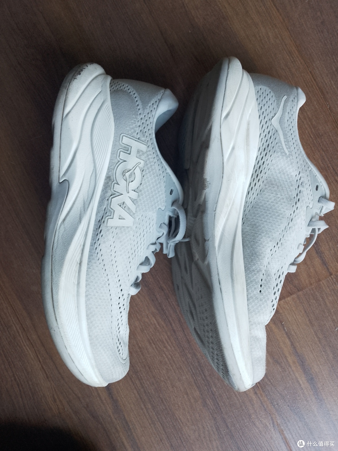 HOKA 林康4跑鞋