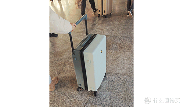 为何地平线8号会成为我家庭旅行的首选拉杆箱?